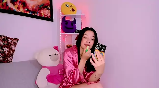 Manuelaa mejiia online show from December 2024 04:58:01 PM