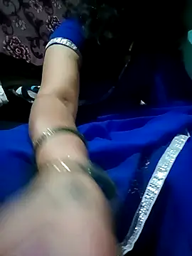 Snapshot of gunjan22 chatting on December 2024 07:00:01 AM gunjan22 online show from December 2024 07:00:01 AM