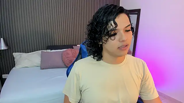 Snapshot of Axel_brunette1 chatting on May 2026 10:14:02 PM Axel brunette1 online show from May 2026 10:14:02 PM