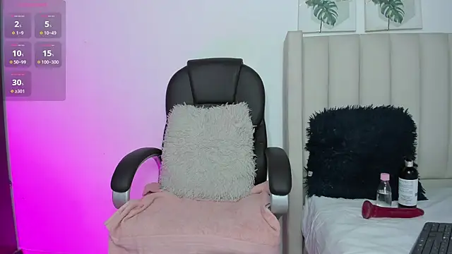 Marian Boobs online show from September 2025 04:28:02 PM