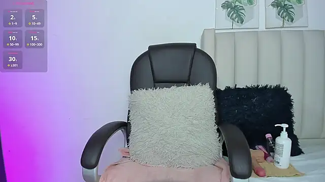 Marian Boobs online show from October 2025 09:15:01 PM