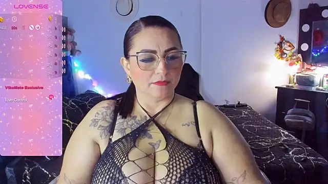 Snapshot of Ivonnee__ chatting on January 2025 02:47:01 AM Ivonnee   online show from January 2025 02:47:01 AM
