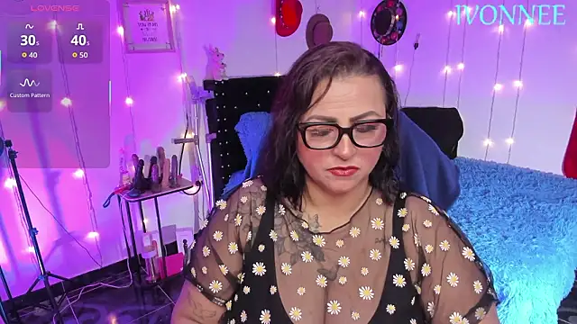 Ivonnee   online show from February 2026 10:19:02 AM