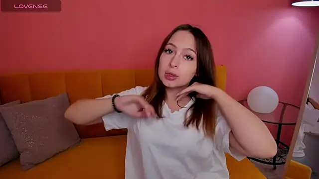 Snapshot of KetrinWhite chatting on September 2025 01:20:01 AM KetrinWhite online show from September 2025 01:20:01 AM