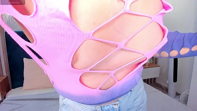 Snapshot of KetrinWhite chatting on November 2025 01:28:01 AM KetrinWhite online show from November 2025 01:28:01 AM