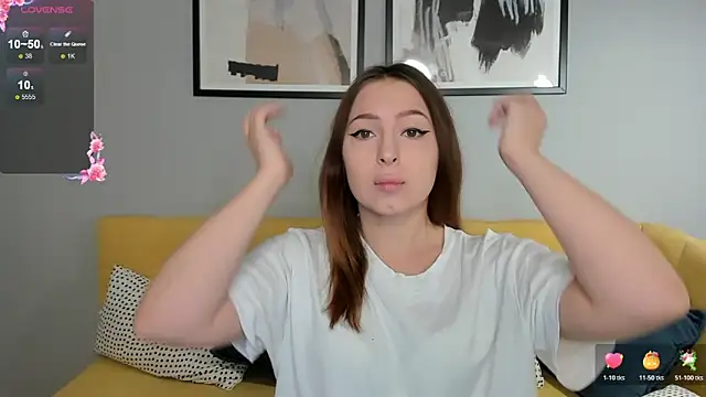 Snapshot of KetrinWhite chatting on November 2025 01:39:01 AM KetrinWhite online show from November 2025 01:39:01 AM