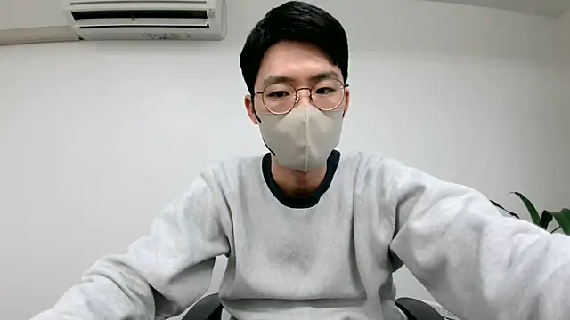 Snapshot of TakuryuJPN chatting on January 2025 11:56:02 AM TakuryuJPN online show from January 2025 11:56:02 AM