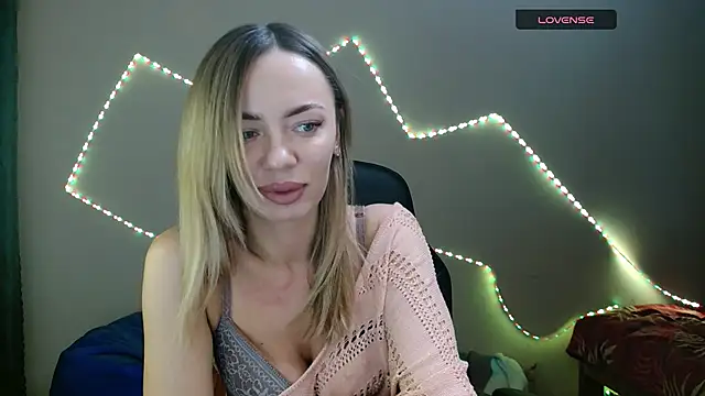 Daria Spring online show from February 2025 07:13:01 PM