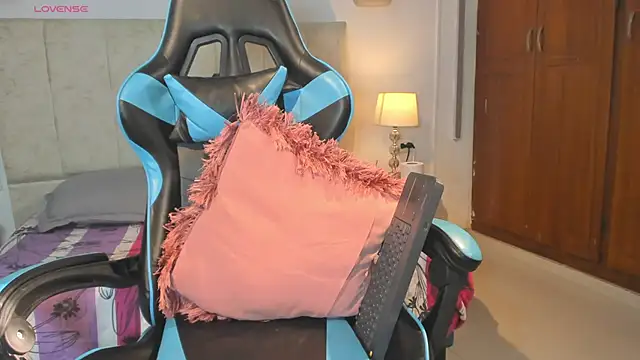  maria foxx  online show from March 2026 01:00:01 PM