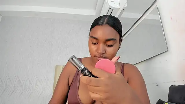 kayna gomez online show from March 2026 07:17:01 PM