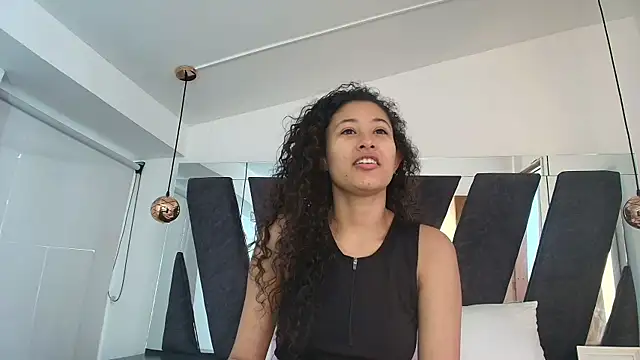 Milkdulce1 online show from September 2025 12:49:02 PM