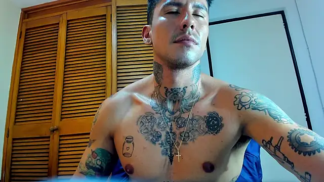 Snapshot of Dylanstonne chatting on March 2025 10:15:01 PM Dylanstonne online show from March 2025 10:15:01 PM