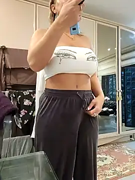 Snapshot of Sparkle2206 chatting on October 2025 11:24:01 PM Sparkle2206 online show from October 2025 11:24:01 PM