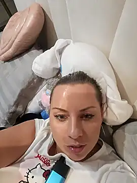 Snapshot of Sparkle2206 chatting on October 2025 10:09:01 PM Sparkle2206 online show from October 2025 10:09:01 PM