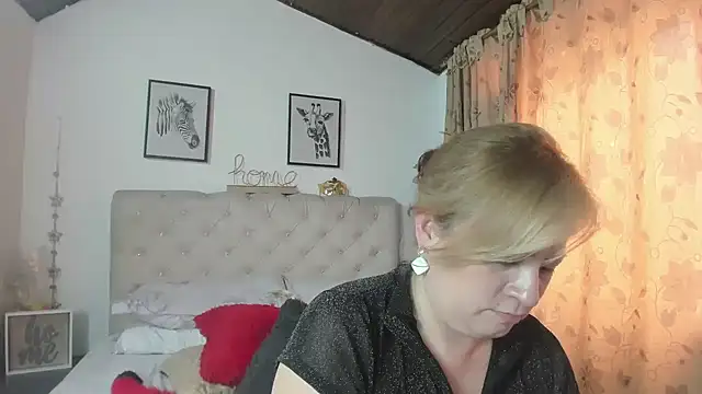 Snapshot of MonyCassius chatting on February 2025 07:10:02 PM MonyCassius online show from February 2025 07:10:02 PM