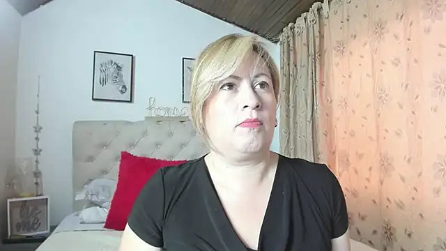 Snapshot of MonyCassius chatting on February 2025 12:29:02 PM MonyCassius online show from February 2025 12:29:02 PM