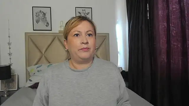 Snapshot of MonyCassius chatting on May 2026 12:00:02 PM MonyCassius online show from May 2026 12:00:02 PM