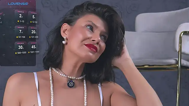 Snapshot of AnaisLeblanc chatting on September 2025 03:54:01 AM AnaisLeblanc online show from September 2025 03:54:01 AM