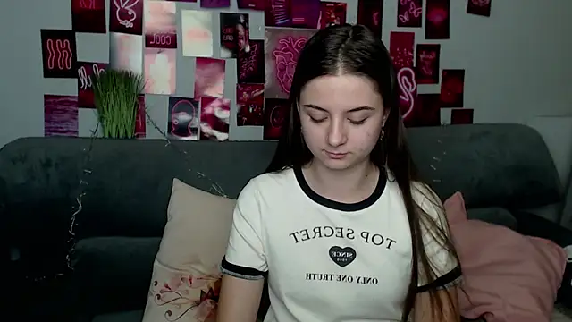 MilanaRoza online show from September 2025 04:51:02 PM