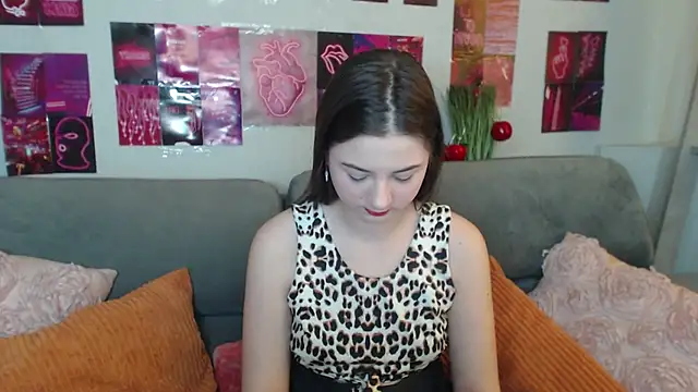 Snapshot of MilanaRoza chatting on May 2026 05:13:01 AM MilanaRoza online show from May 2026 05:13:01 AM