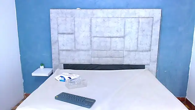 Eban Dustan online show from December 2024 11:07:01 PM