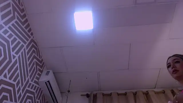 SashaDurante online show from April 2026 12:28:01 PM