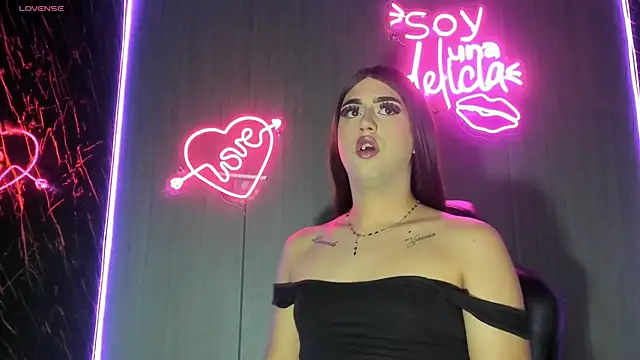 Snapshot of Alanasexdoll chatting on February 2025 04:19:02 AM Alanasexdoll online show from February 2025 04:19:02 AM