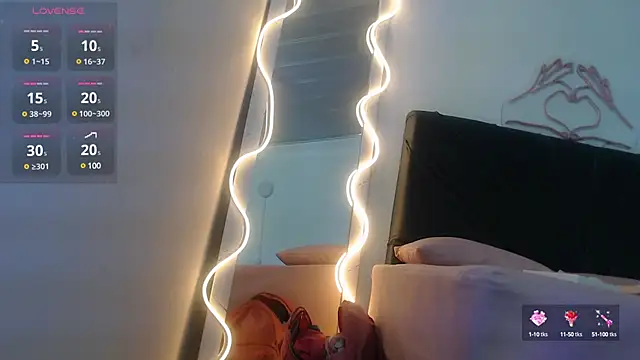 Laylafoxy tay online show from February 2025 03:54:01 AM