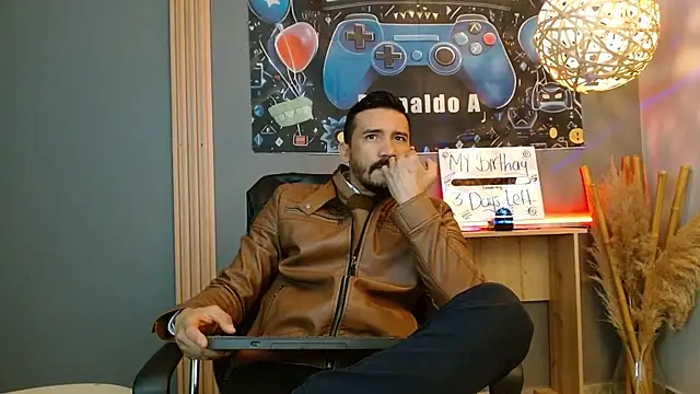 Reiko 85  online show from April 2026 02:35:01 PM