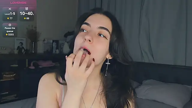 DracosMoon online show from November 2025 07:08:02 AM