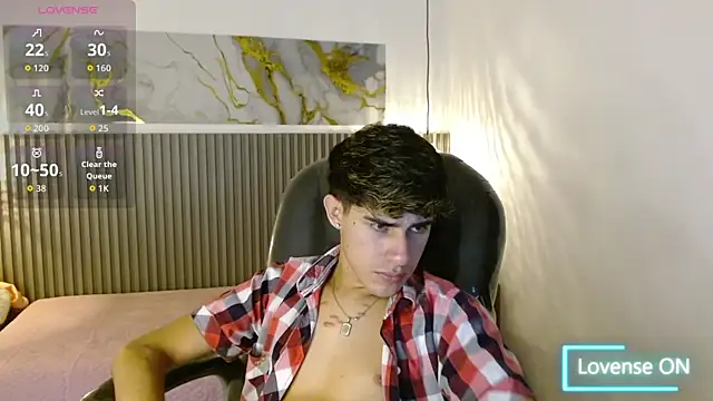 Dyla n18 online show from December 2025 08:51:01 PM