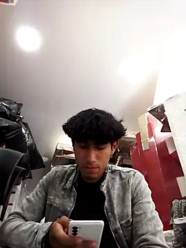 Snapshot of alexander32r chatting on September 2025 04:54:01 PM alexander32r online show from September 2025 04:54:01 PM