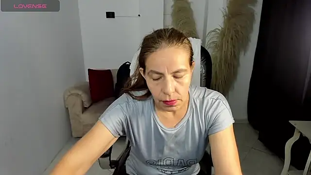 Milf karlye online show from February 2026 02:02:02 AM