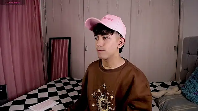 Snapshot of teobowny_ chatting on December 2024 10:10:02 PM teobowny online show from December 2024 10:10:02 PM