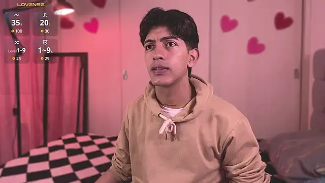 Snapshot of teobowny_ chatting on February 2025 03:05:01 PM teobowny online show from February 2025 03:05:01 PM