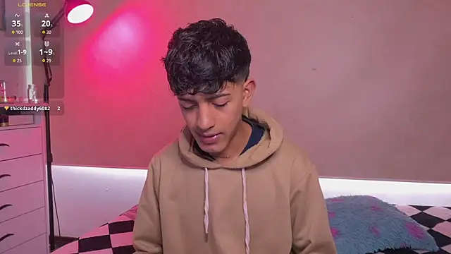 teobowny  online show from November 2025 01:23:01 PM