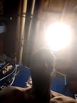 Snapshot of Whipit323 chatting on March 2025 04:32:01 AM Whipit323 online show from March 2025 04:32:01 AM