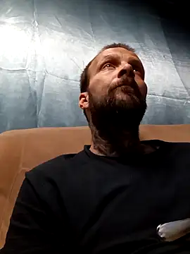 Whipit323 online show from April 2026 02:33:01 AM