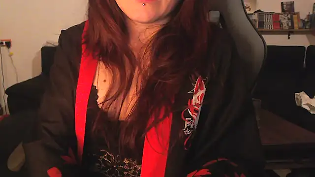 complicata mente online show from December 2024 01:23:01 AM