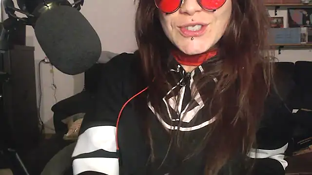 complicata mente online show from February 2025 08:13:02 PM