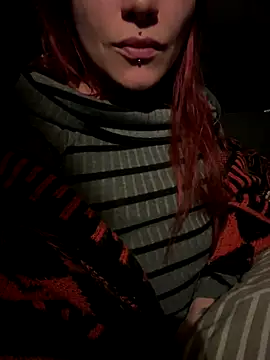 complicata mente online show from November 2025 05:59:01 PM