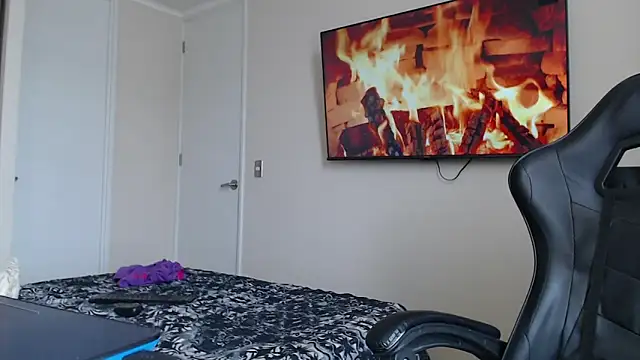 jonhklleyn online show from September 2025 05:57:01 PM