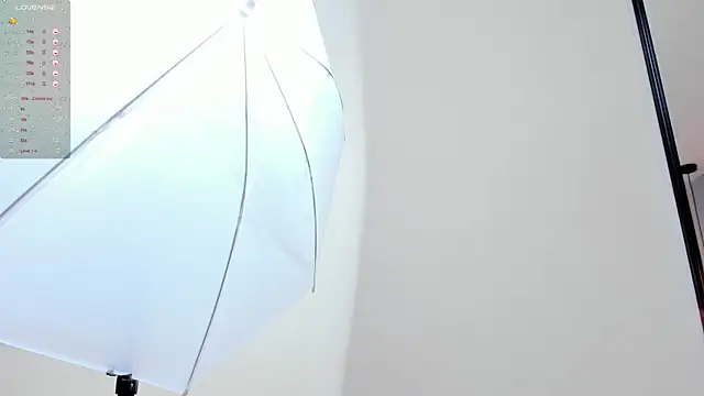 Snapshot of tutu_milf chatting on March 2025 06:54:02 PM tutu milf online show from March 2025 06:54:02 PM