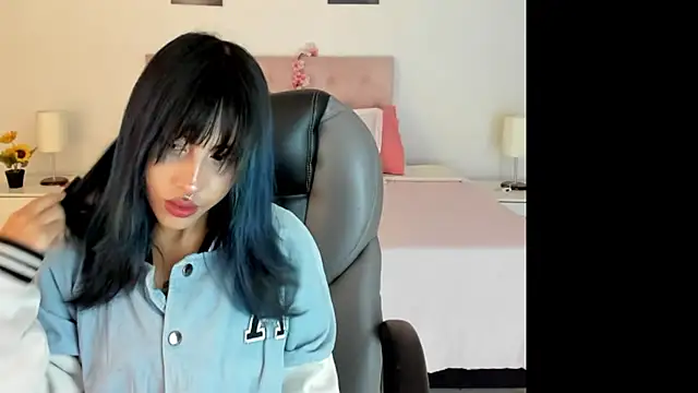 Kitty Pam online show from March 2025 04:45:01 AM