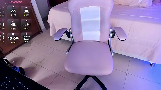 Kitty Pam online show from October 2025 08:05:01 PM