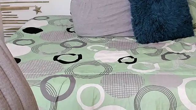 alinabozz1 online show from September 2025 10:44:02 PM