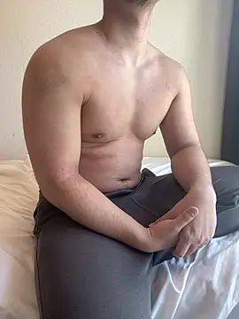 Snapshot of YU-KI00 chatting on January 2026 03:43:01 AM YU-KI00 online show from January 2026 03:43:01 AM