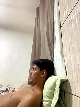 Oliver8 online show from December 2024 01:52:02 AM