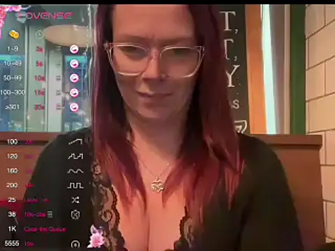 Snapshot of MelodyRoseUk chatting on December 2024 03:35:01 PM MelodyRoseUk online show from December 2024 03:35:01 PM