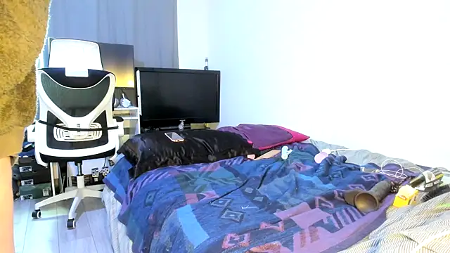 ENGLISHEMILY 69 online show from January 2025 11:56:02 AM